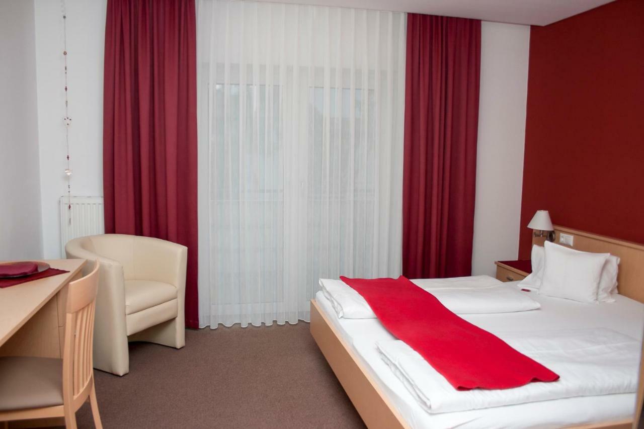 Doppelzimmer mit Balkon